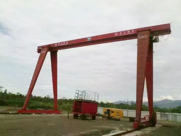 龍門吊為什么會(huì)出現(xiàn)漏油現(xiàn)象